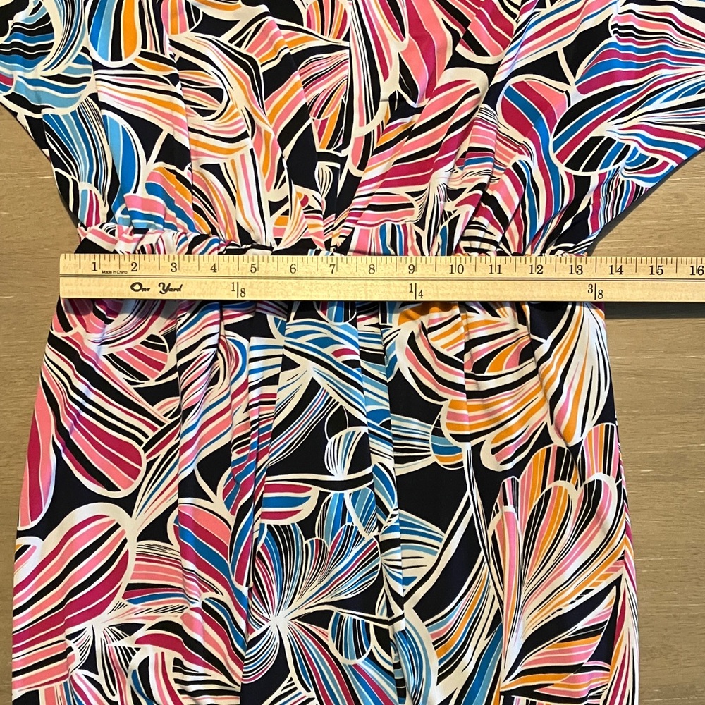 Trina Turk V-Neck Tropical Print Dress Size Medium - Picture 7 of 9